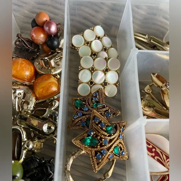 Clip Earring Lot - Over 25 Pairs - Picture 6 of 8